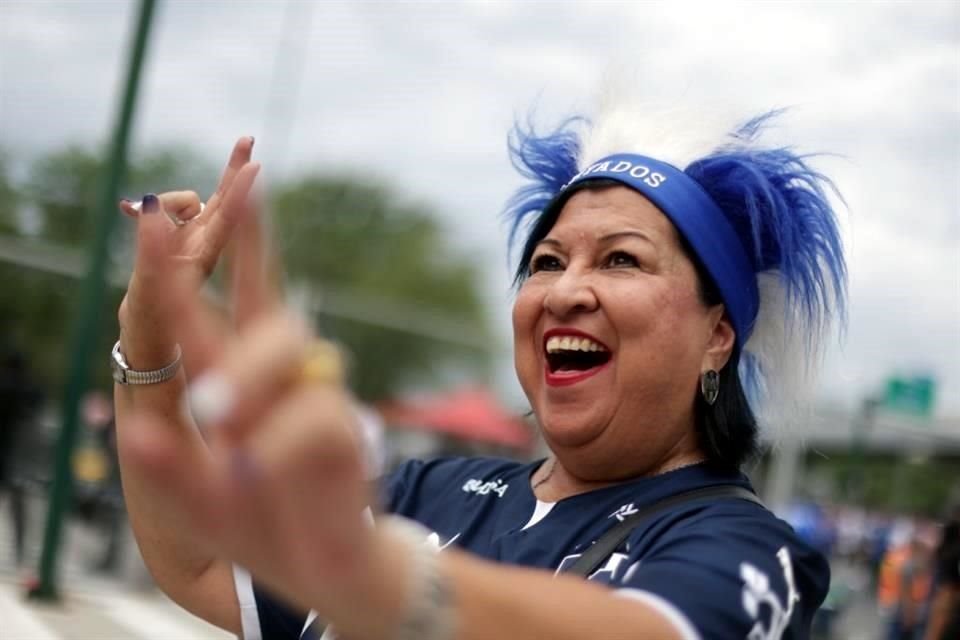 Más del color del Clásico Regio en la casa de los Rayados.