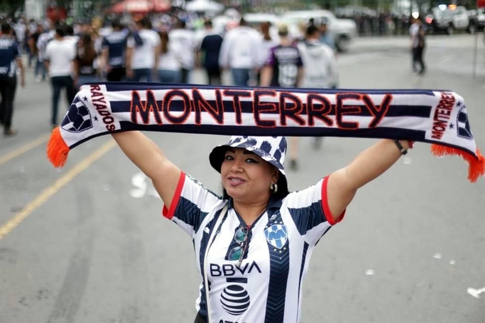 Más del color del Clásico Regio en la casa de los Rayados.