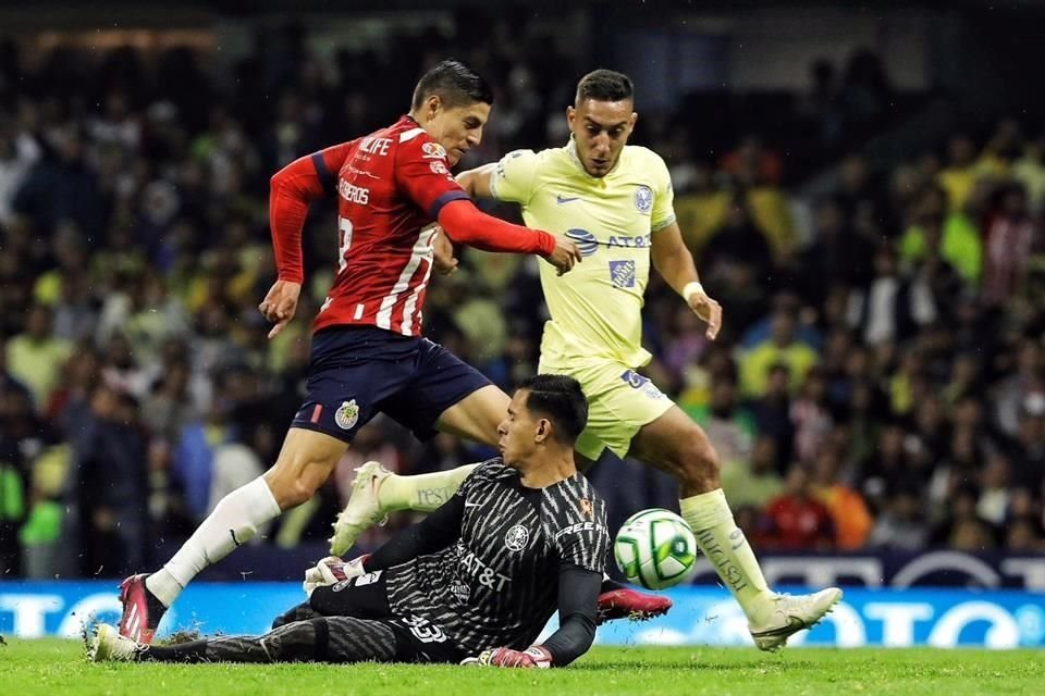 Ronaldo Cisneros puso el 1-0.