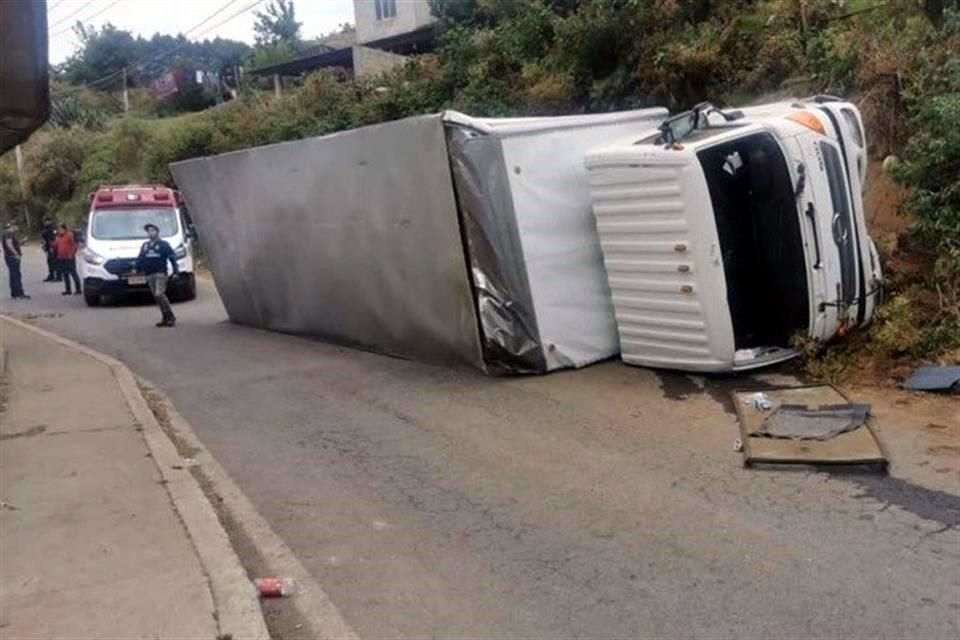 El accidente se registró en la carretera Joquicingo-Malinalco.