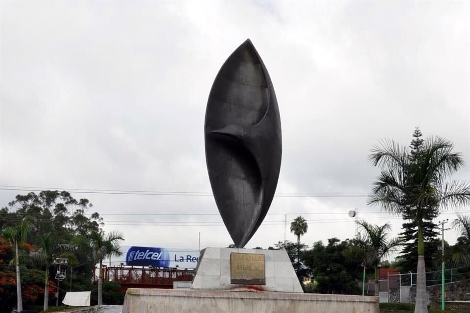 El artista plástico Víctor Manuel Contreras es autor de obras como la 'Paloma de la Paz', ubicada en Cuernavaca.