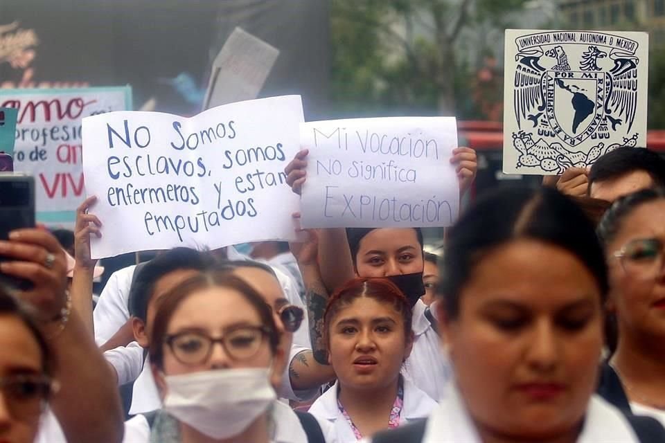 En el contingente participan estudiantes de universidades públicas y privadas.