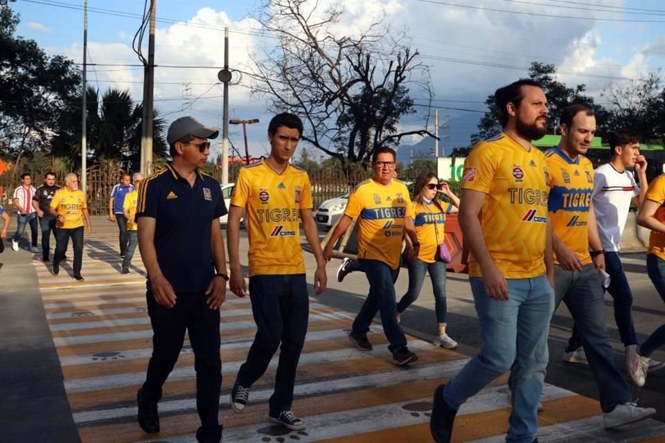 Más del color en el Universitario para la Final de ida.