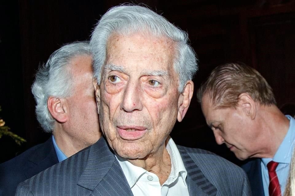 El Nobel peruano tras la inauguración de la bienal Mario Vargas Llosa, en Guadalajara.