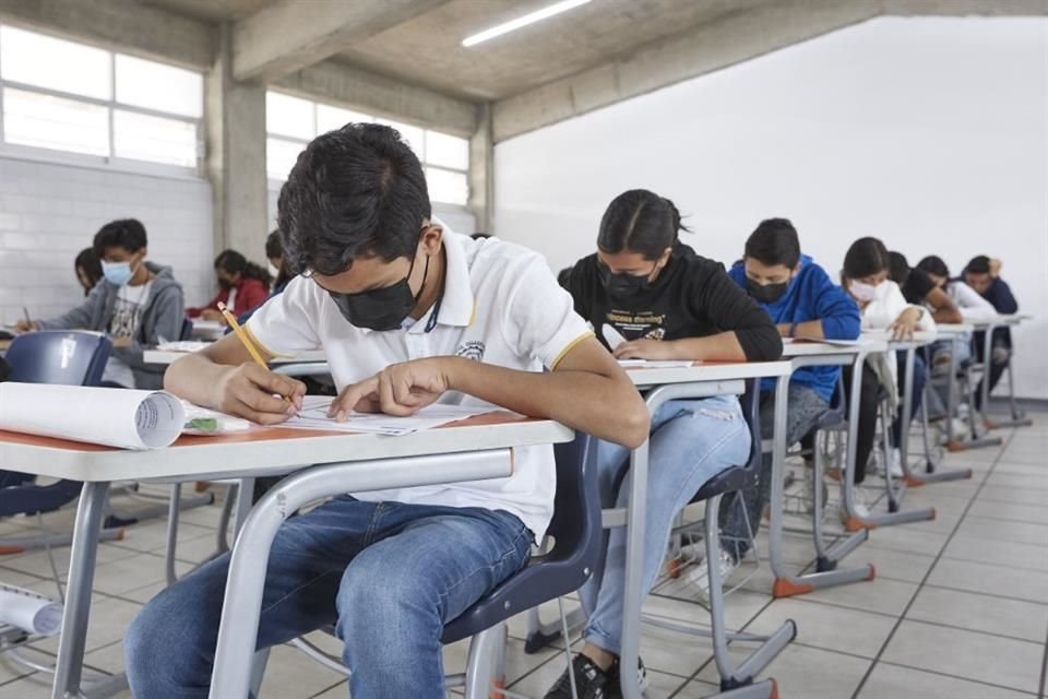 El examen de admisión a la prepa UdeG para el calendario 2023 B, se realizará el 27 de mayo y el 3 de junio.