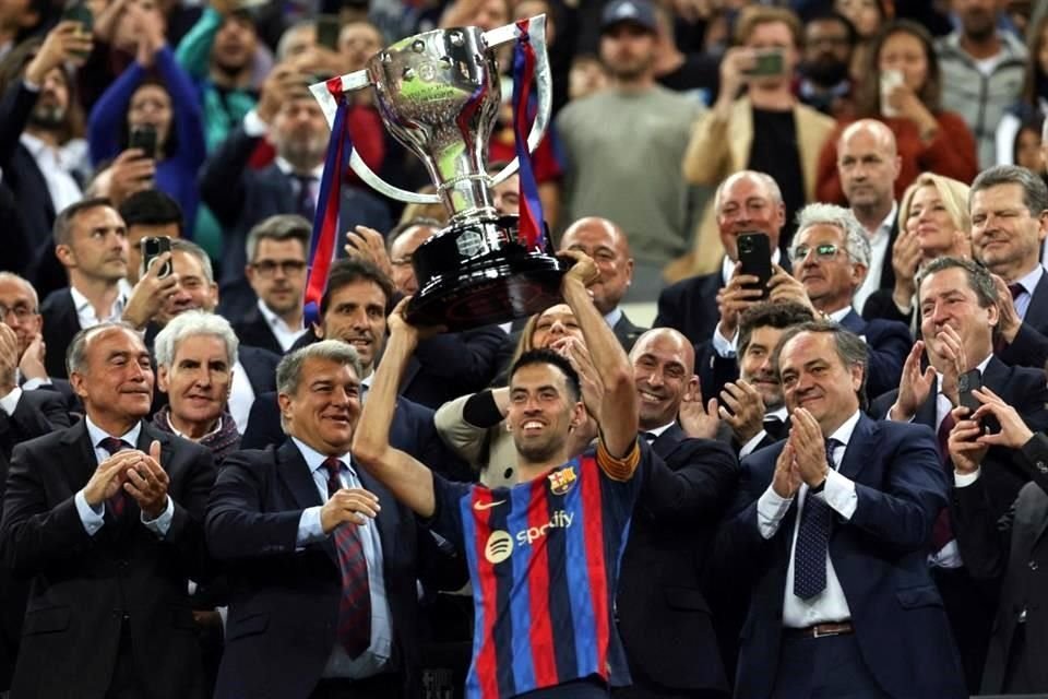 Busquets se despidió del Barcelona.