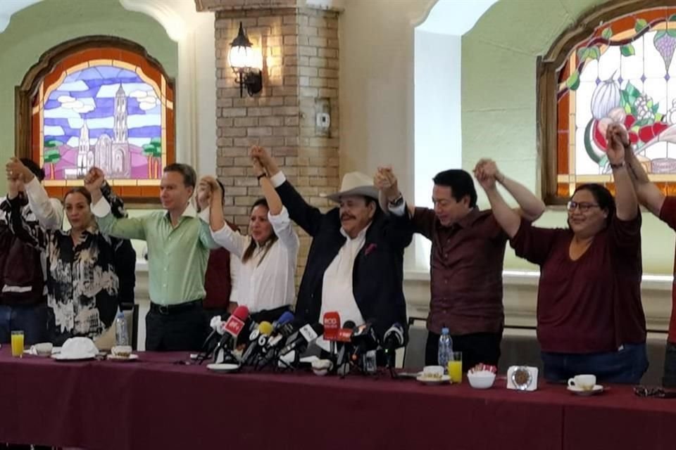 En rueda de prensa, Mario Delgado, dirigente nacional de Morena y Karen Castrejón, dirigente nacional del Partido Verde, anunciaron que juntos buscarán el triunfo de Guadiana en Coahuila.