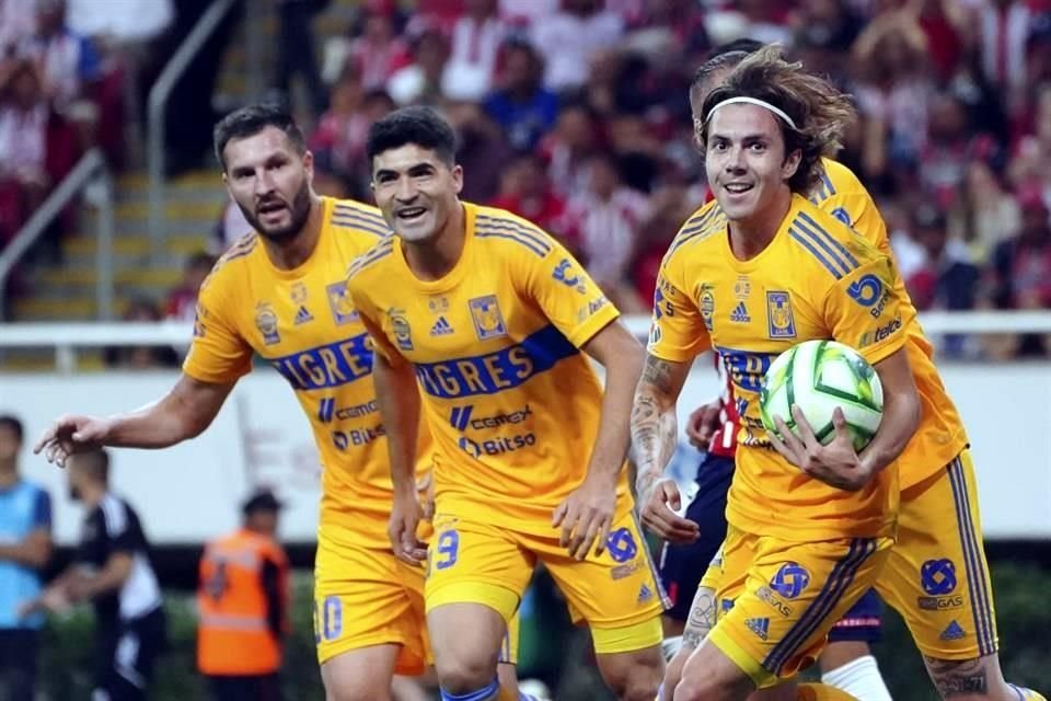 Los Tigres vinieron de atrás para hacerse con su octavo título de Liga en el Estadio Chivas.