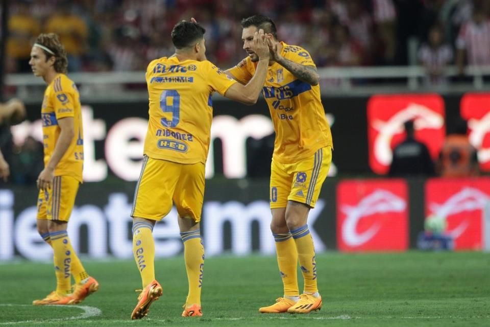 André-pierre Gignac acercó a los Tigres, al marcar el 2-1 desde los 11 pasos.