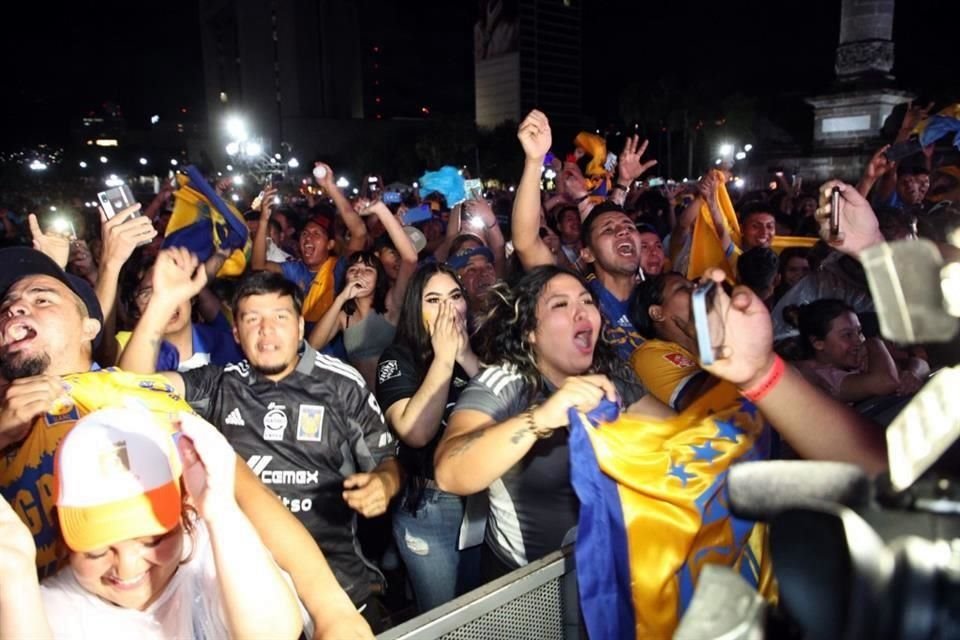 Así celebró la afición de Tigres en la Macro tras el silbatazo final que marcó la octava estrella de Tigres.