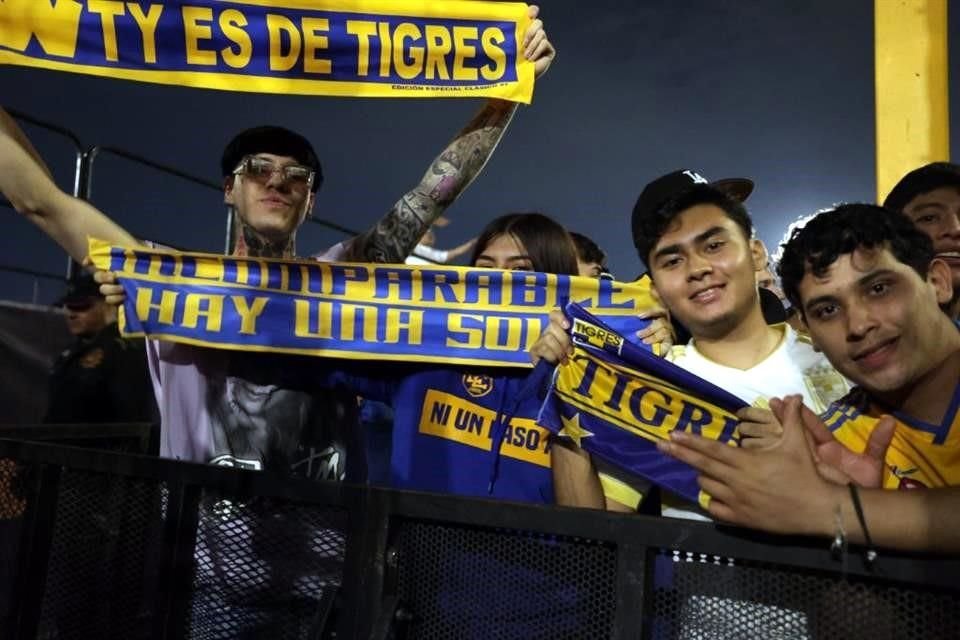 Así celebró Tigres con su afición en el Estadio Universitario.