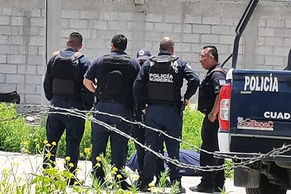 El cadáver estaba envuelto en bolsas de plástico y ceñido con cinta adhesiva.