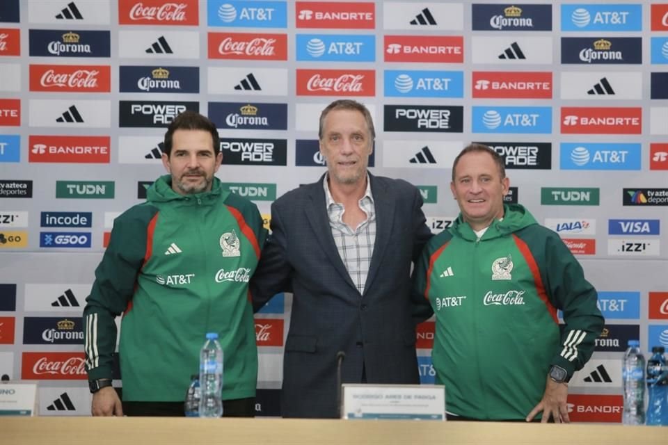 Duilio Davino, Rodrigo Ares de Parga y Andrés Lillini tras la conferencia de prensa.