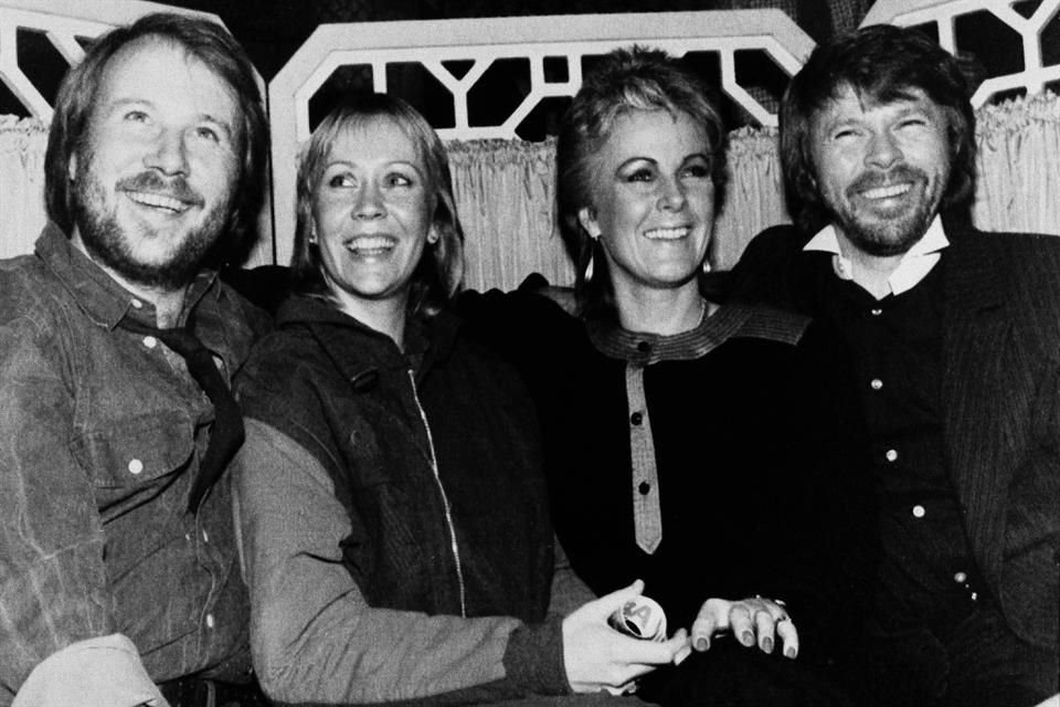 Agneta y Björn se conocieron en 1969. Se enamoraron y al poco tiempo se comprometieron. <br>Björn luego conoció a Benny Anderson y Anni-Frid Lyngstad, con quienes forma ABBA en 1970.