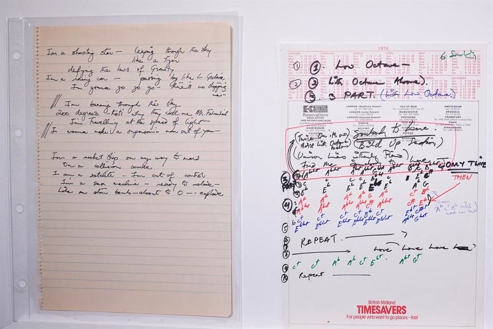 Antes de ser subastados, varios manuscritos de Freddie Mercury serán expuestos en ciudades como Nueva York y Londres.