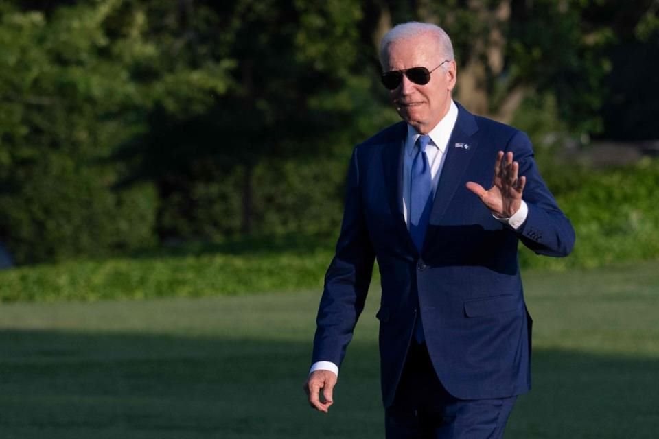 El Presidente de Estados Unidos, Joe Biden, saluda desde el jardín de la Casa Blanca el 1 de junio.