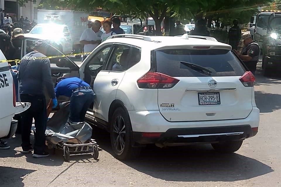 El acompañante del cronista fue traslado al hospital para recibir atención.