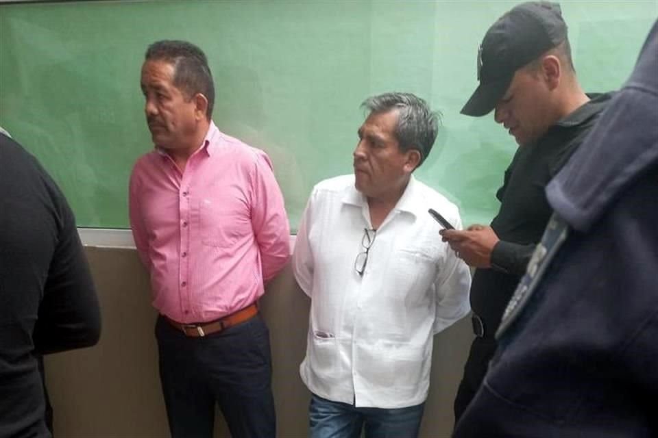 El Alcalde de Cuautitlán Izcalli, Ricardo Nuñez Anaya, fue detenido en esa localidad.