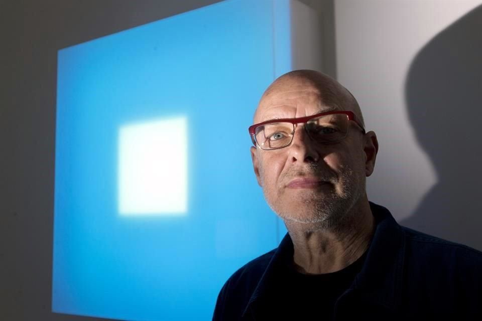 El legendario músico Brian Eno alista su primer gira como solista en poco más de cinco décadas de carrera.