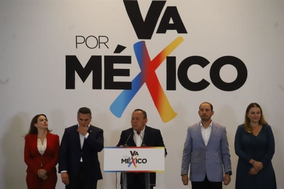 En un ambiente que parecía de velorio, los dirigentes comparecieron ante la prensa y se comprometieron a adoptar el método que definirán para el abanderado presidencial.