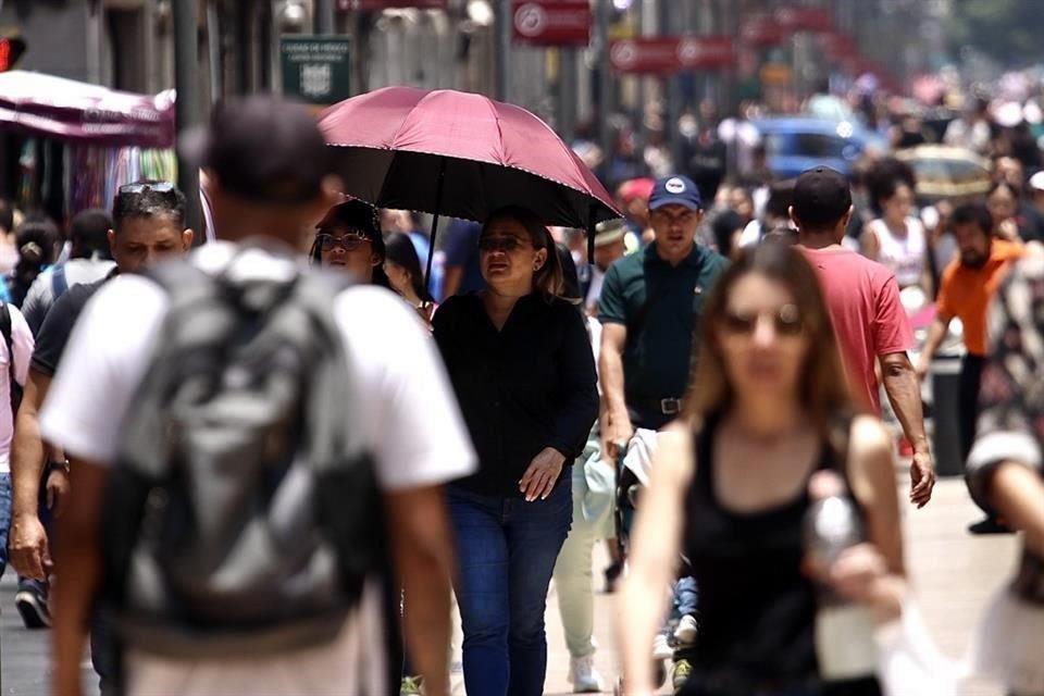 El Servicio Meteorológico alertó que en esta semana se registrarán temperaturas de entre 40 y 45 grados en 21 estados del País.