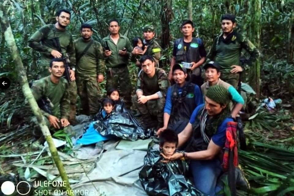 Los niños sobrevivieron a un accidente aéreo que mató a sus padre.