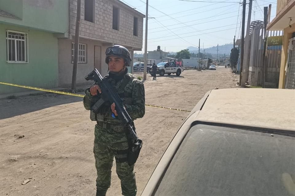 El cuerpo fue dejado sobre la calle Prolongación Reforma, en una zona despoblada, por lo que no hubo testigos del hecho.