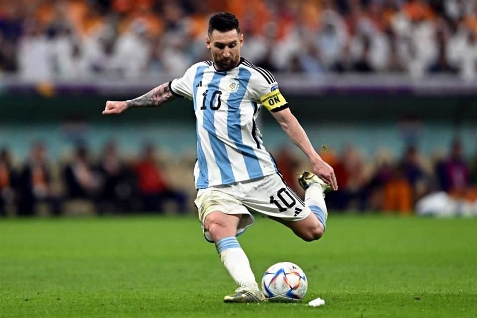 Messi fue recibido como superestrella en China, donde jugará un amistoso con Argentina.