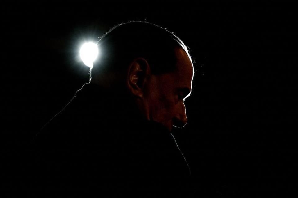 Silvio Berlusconi salvó al Milan cuando quedaron al borde de la quiebra al comprar el club en febrero de 1986.
