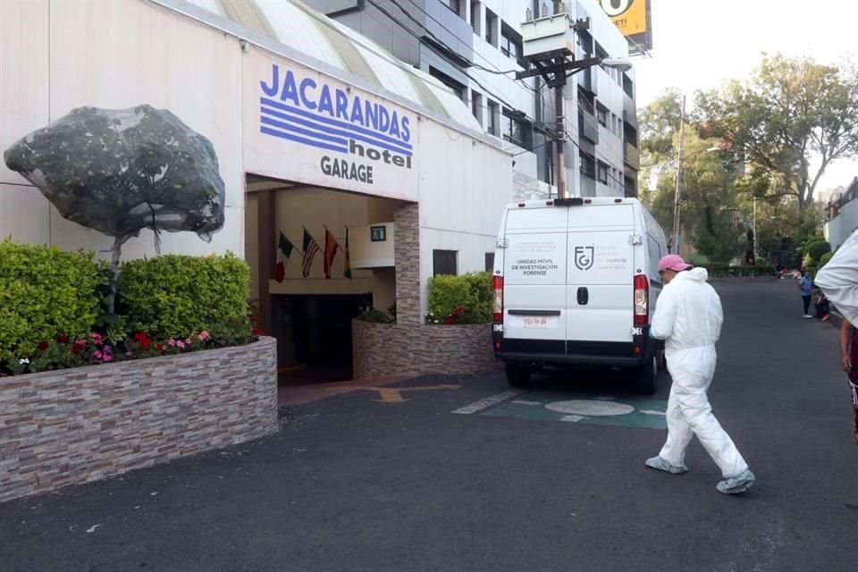 Personal del hotel Jacarandas, en la Colonia Atlampa, hallaron a una mujer sin vida y con signos de violencia dentro de una habitación.