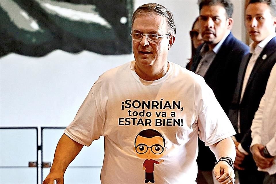 En su primer evento público, Ebrard ofreció un segundo 'milagro mexicano', pues próxima década, dijo, será una de las mejores para el País.