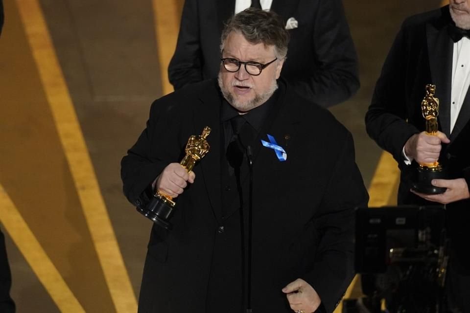 En una charla en Annecy, Guillermo del Toro dijo que quiere filmar un par de películas de acción en vivo más y luego enfocarse en animación.
