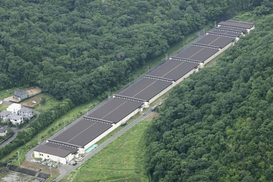 Foto aérea de un campo militar en Japón donde hubo un tiroteo que dejó a un muerto y dos heridos.