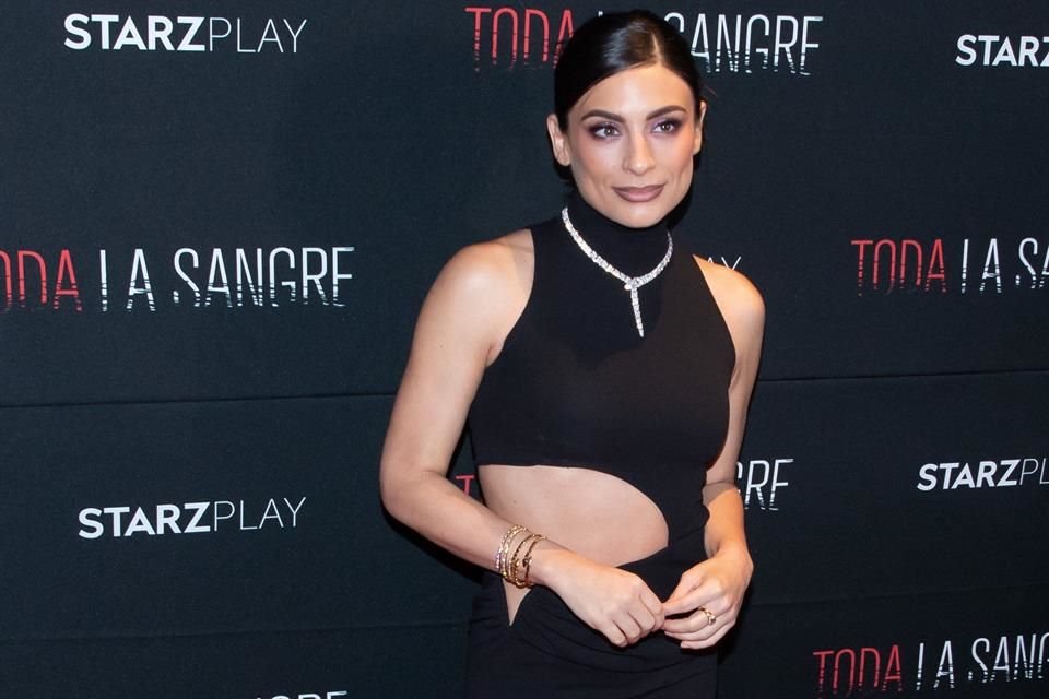 La actriz Ana Brenda Contreras presume su compromiso con el empresario mexico-estadounidense, Zacarías Melhem.