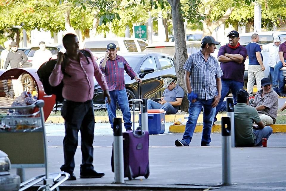 Los agricultores liberan este jueves el Aeropuerto de Culiacán.