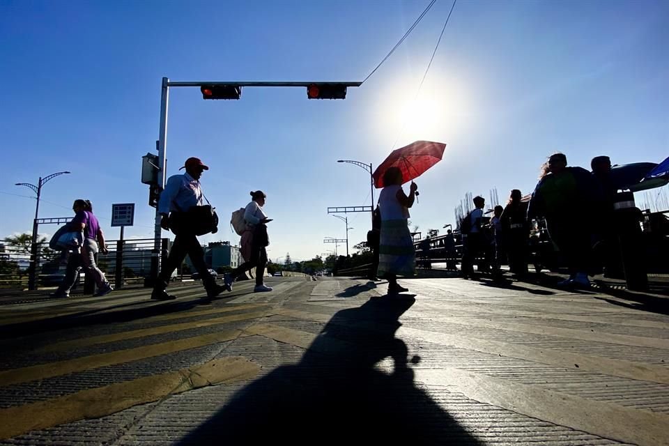 Van 48 muertos por temporada de calor, informaron autoridades.