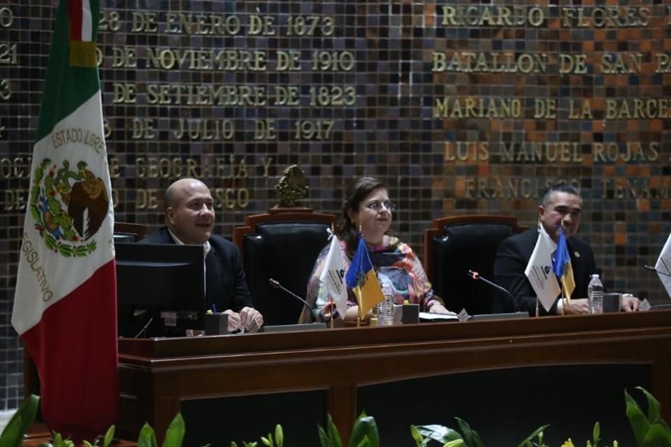 Enrique Alfaro, Daniel Espinoza y Hortensia Noroña, encabezaron las actividades de la celebración de los 200 Años de Jalisco.