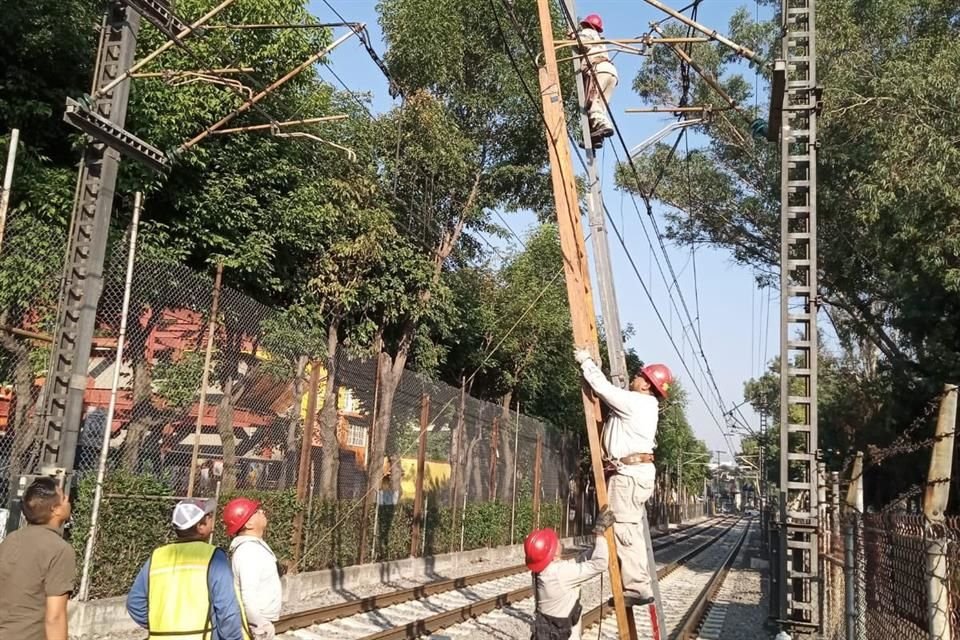 La revisión de la catenaria se llevó a cabo entre las estaciones Periférico y Tepepan.