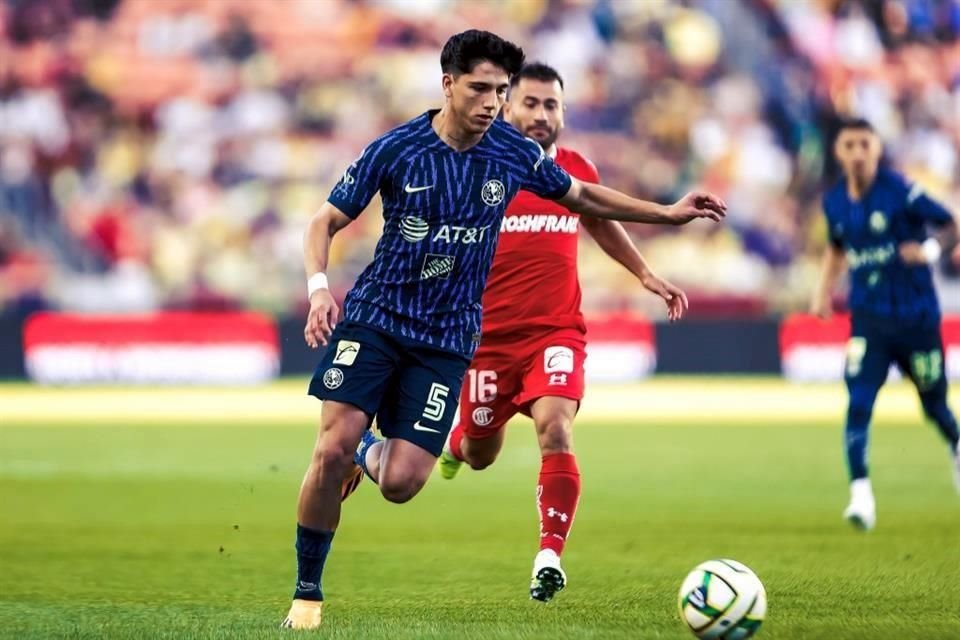 Kevin Álvarez debutó con el América.