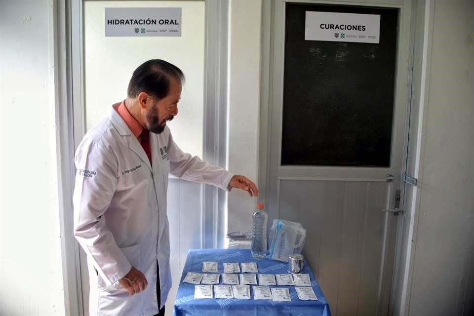 En caso de que una persona sea referida a una de las salas de hidratación recibirá de forma gratuita un sobre de vida suero oral diluido en un litro de agua.