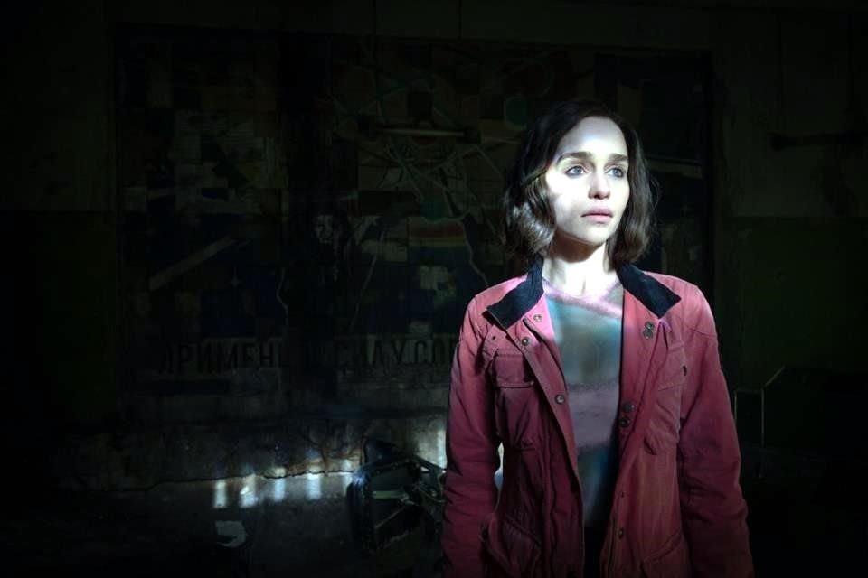 Emilia Clarke encarna a G'iah, hija de Talos, quien es rescatada por la Capitana Marvel de un laboratorio en el que estuvo confinada.