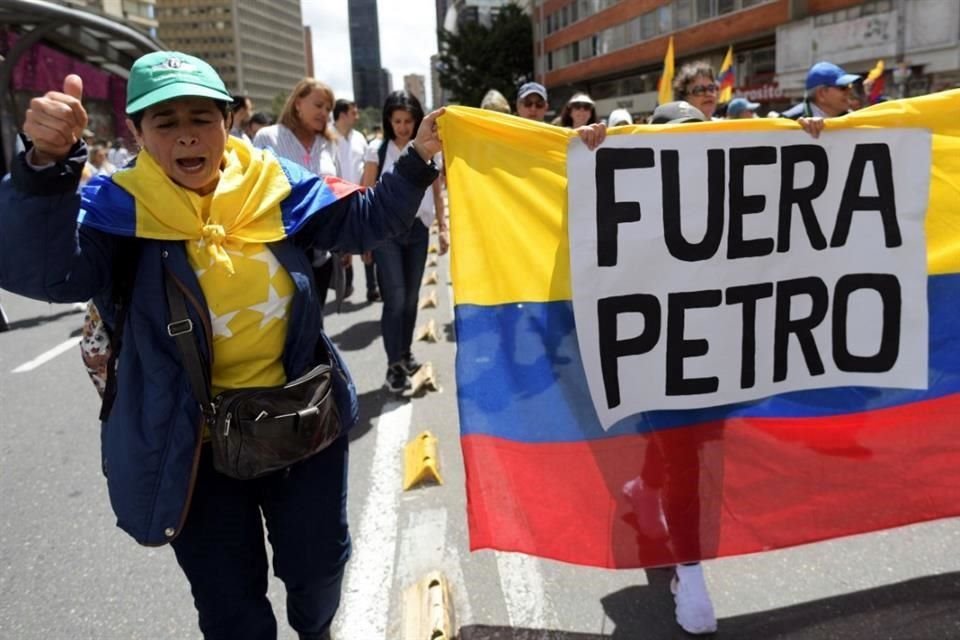 Los manifestantes tomaron las calles de Bogotá, Medellín, Cali, Barranquilla y otras capitales de departamentos bajo consignas contra la Administración Petro.