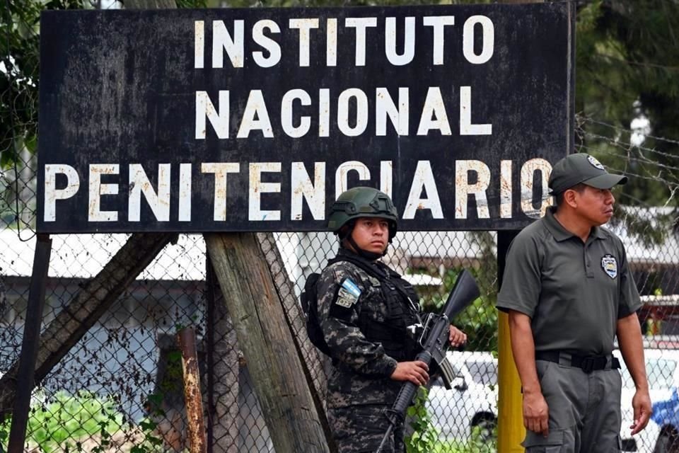 Al menos 41 reclusas fueron encontradas calcinadas en una prisión para mujeres de Honduras por un presunto enfrentamiento entre bandas.