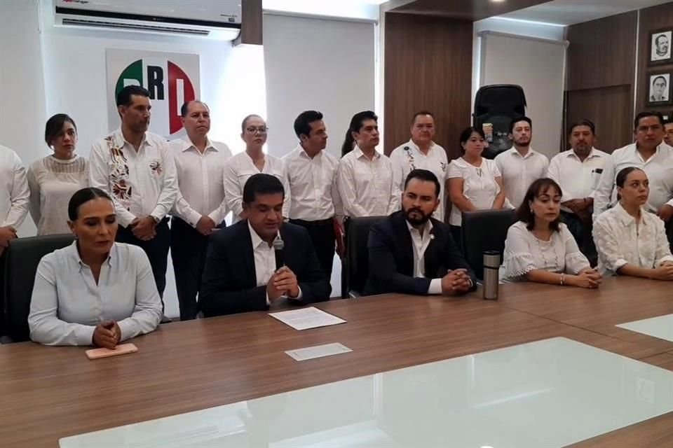 En conferencia de prensa se llevó a cabo la renuncia masiva.