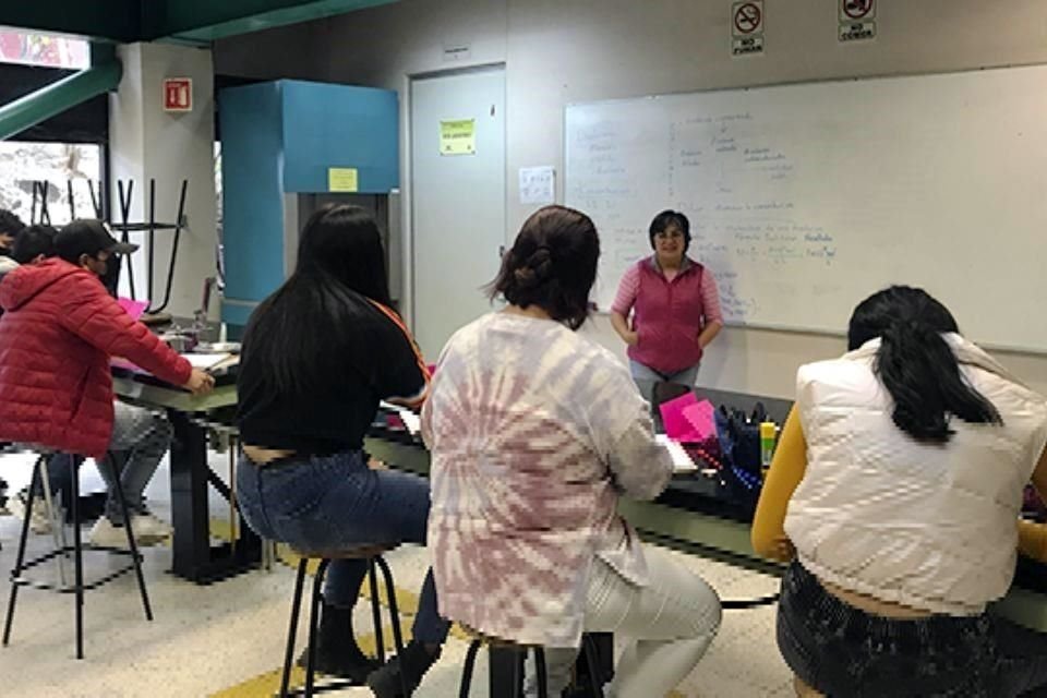 El Gobierno de la CDMX aseguró que habrá una mejora escalonada de salarios para el personal administrativo IEMS.