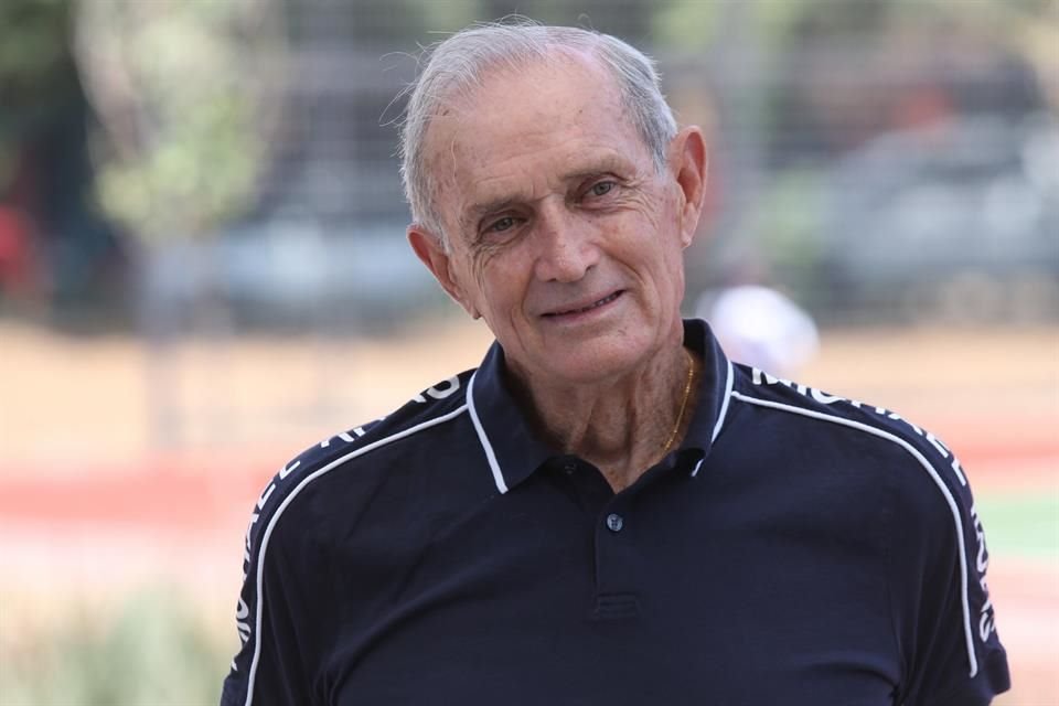 Nacho Calderón, dos veces mundialista por México, aprecia que los jugadores son los que gobiernan en el vestidor y la cancha, no el técnico.