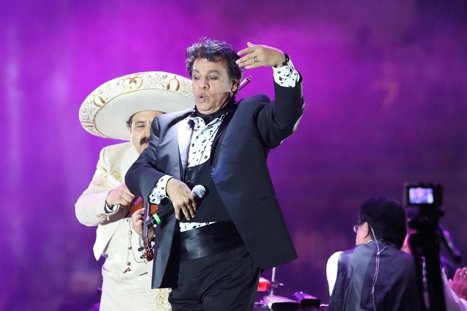 Netflix anunció la producción de un documental sobre la vida y obra de Juan Gabriel, proyecto dirigido por María José Cuevas.