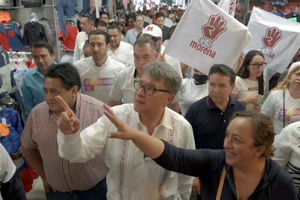 El aspirante morenista Ricardo Monreal acudió este jueves a Tulancingo y Pachuca, en Hidalgo.