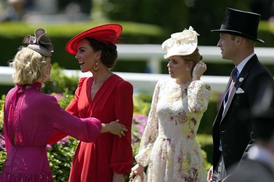 La Princesa de Gales también estuvo acompañada de la Princesa Beatriz.