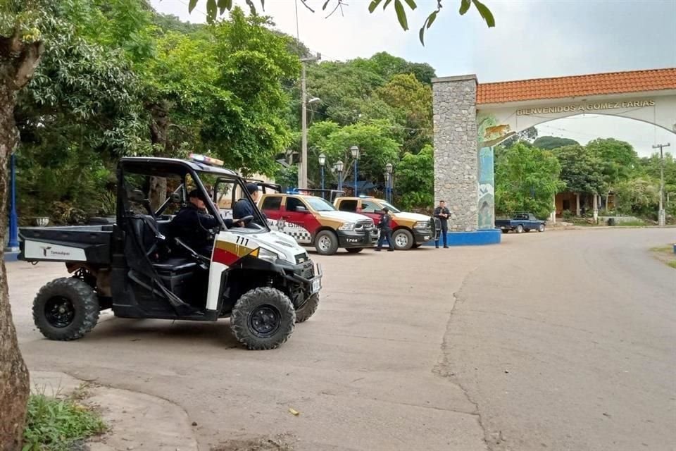 Diferentes vehículos de la Guardia Estatal de Tamaulipas resguardaron a embajadores de la UE.